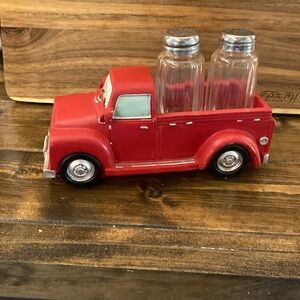 Red Shed Home &Gifts  Truck S&P Shakers